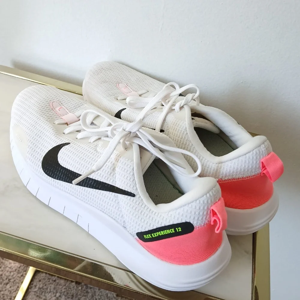 Nike Flex Experience 12 White Pink Sneakers Sz 9.5